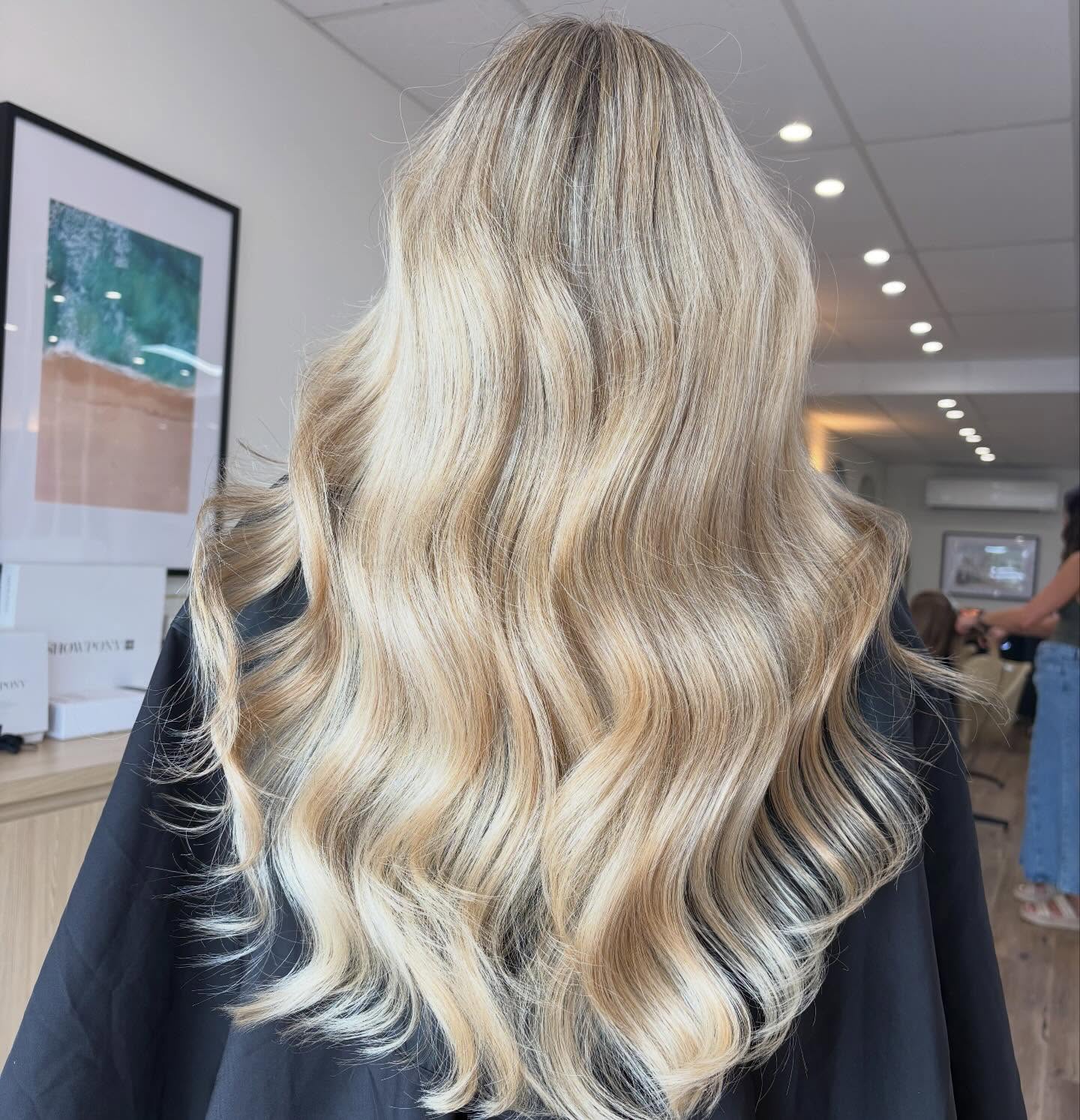 Creamy golden blonde 👱🏼‍♀️ always a win 

#sunshinecoastblondes #mooloolabahairsalon