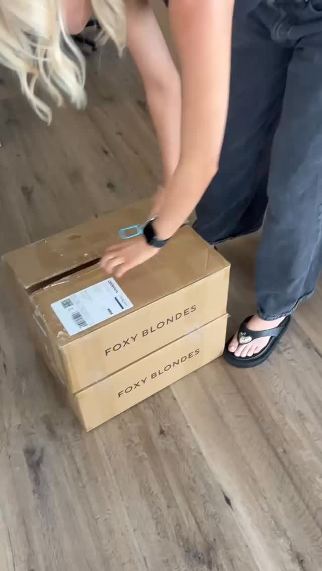 We are all a little 🐶 obsessed so we were pretty excited when these arrived.
We usually rock our branded palm tree design foil 🌴 but doggies are an exception 🥰 

Thanks @foxy_blondes 

#hairfoil #foils #sunshinecoasthairdresser #foxyblonde #doggo