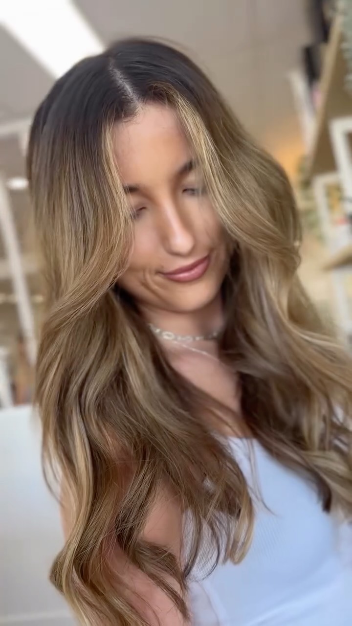 The vibe in salon…teddy bear 🐻 browns and soft subtle highlights 😍 

Sunshine Coast Hairdressers 📍 

#teddybearbrownhaircolor #balayage #sunshinecoasthairdresser #l
