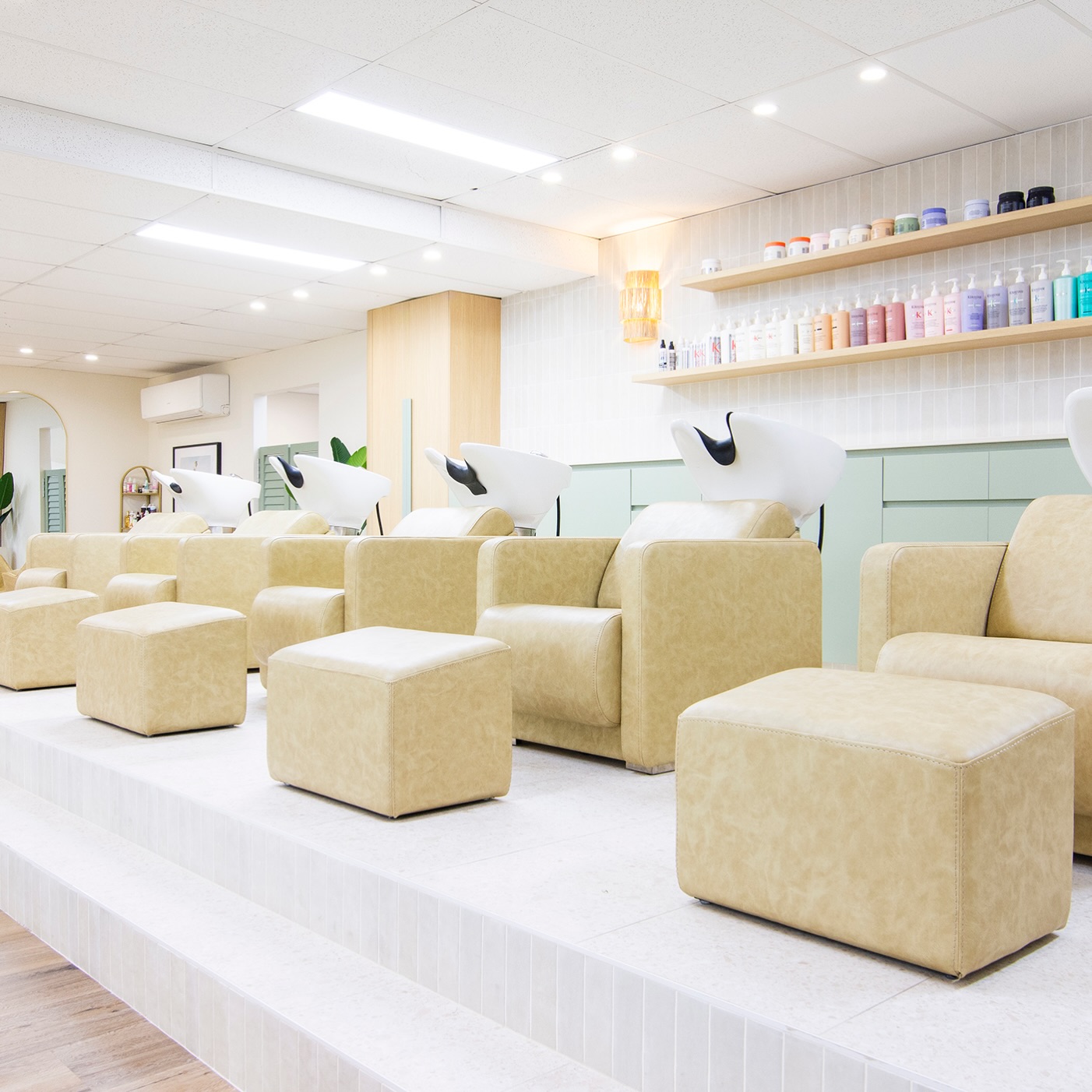 Every clients favourite part of their salon experience 🤩

Even better when it looks this pretty 💕 

Sunshine Coast Hair Salon 📍Blonde & Hair Extension Specialists 

#coastal #coastalblondes #salonvibes #selfcare