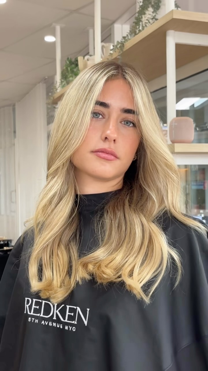 Hair is the crown 👑 

Ready to get yourself a new one? Book in online now 

Sunshine Coast Hair Salon 📍 Mooloolaba 

#blondespecialists #sunshinecoasthairdresser #sunshinecoasthairsalon #coastalblondes