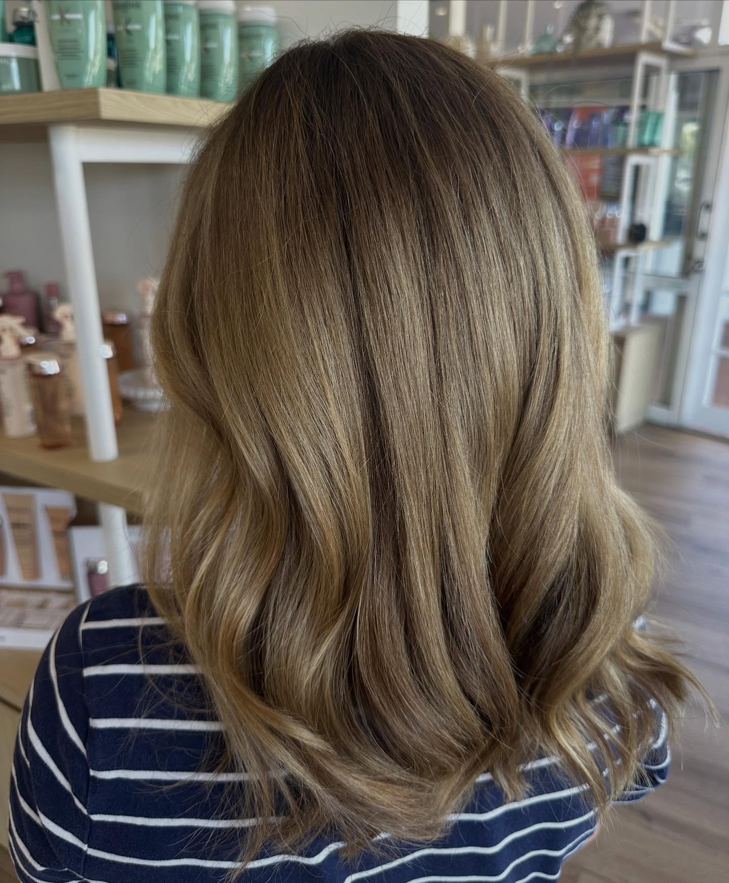 BRONDE Please 🙏 

Low Maintenance is our most popular request and we are here for it. If you need to stretch your appointments to 2-4 times a year lived in blonde is what you need. 

#sunshinecoastblondes #livedinblonde #bronde