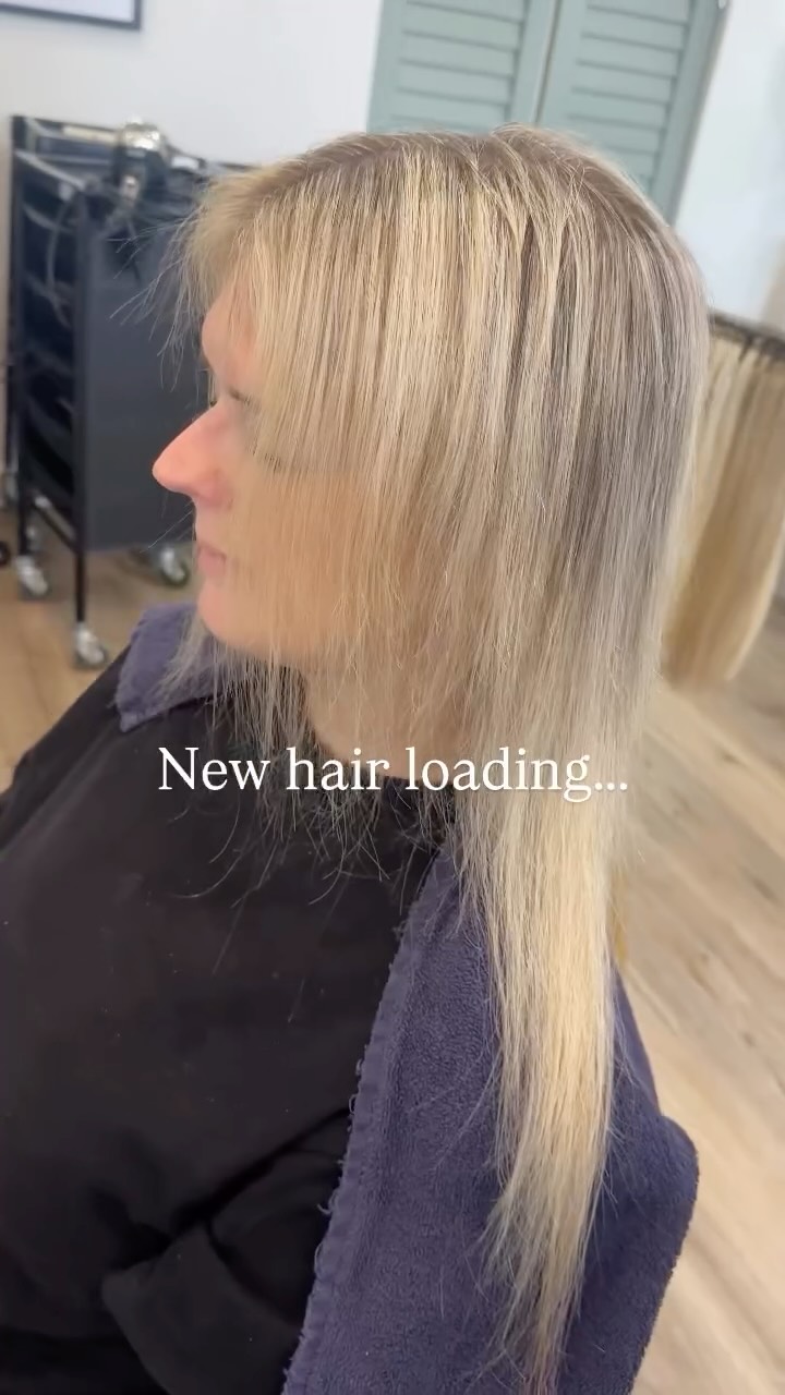 LOADING….and worth the wait 😍 elevating your natural hair to what you want it to be = 100% improved confidence 

📍 Sunshine Coast Hair Extension Specialists 
Keratin Bonds