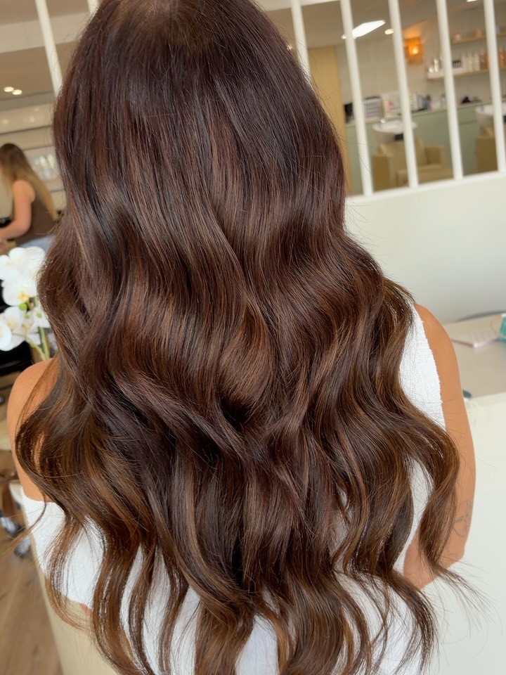 Swipe across to see the before 

Using @curatedhairsupplies colours 3&5 to create a sunskissed look, extra length and of course volume!! 

#coastalblondes #sunshinecoasthairextensions #keratinbonds #sunshinecoastkeratinbonds #curatedhairsupplies