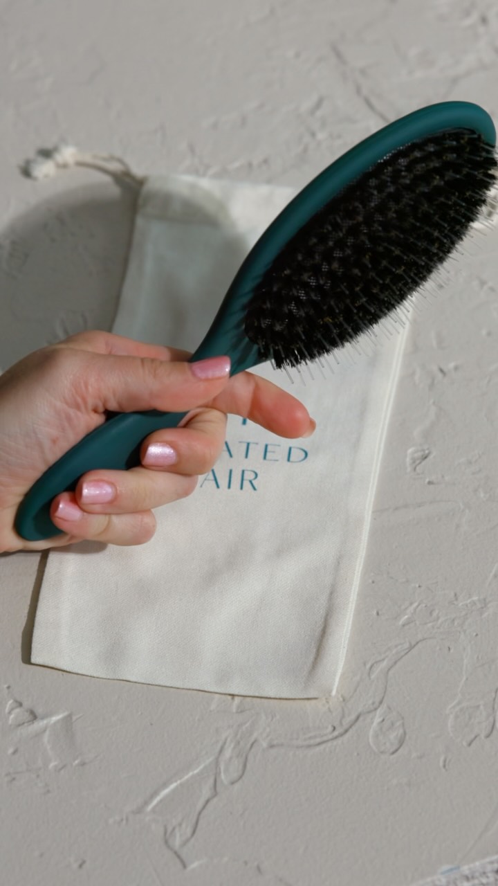 The Multipurpose Hair Extension Brush EVERYONE needs. Clients and hairstylists from @curatedhairsupplies 

1. Hair Extensions - the best brush for brushing those keratin bonds to avoid matting at the roots

2. Wet Brush - a great every day detangler

3. Scalp Brush - the nylon bristles are great at brush the scalp to lift dead skin

4. Colour Blending Brush - just like the REN brush is great to use at the basin to brush the hair when toning 

#curatedhairsupplies #hairbrush #renbrush #sunshinecoasthairdresser #hairextensionbrush