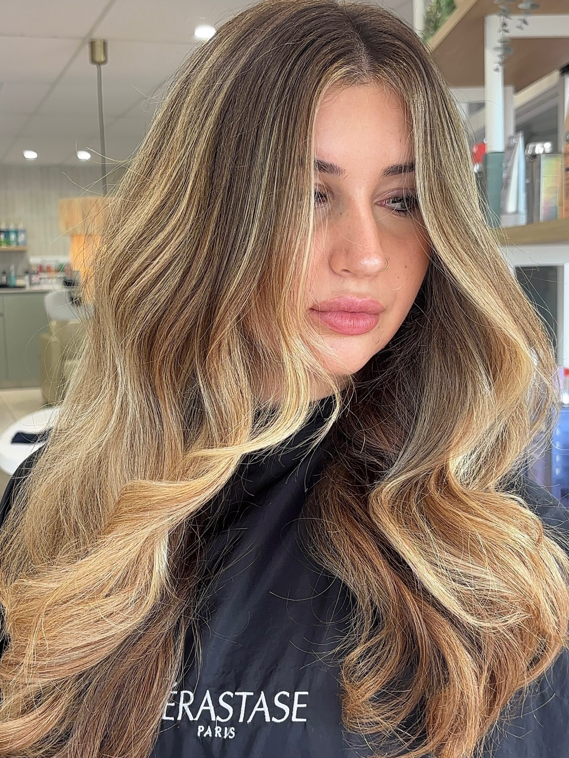 When the colour is this colour you need to post from both sides. 

Are you ready to have a refresh, appointments available via our online booking now. 

#sunshinecoasthairdresser #sunshinecoastblondes #mooloolabahairsalon #sunshinecoastbalayage #livedinblonde